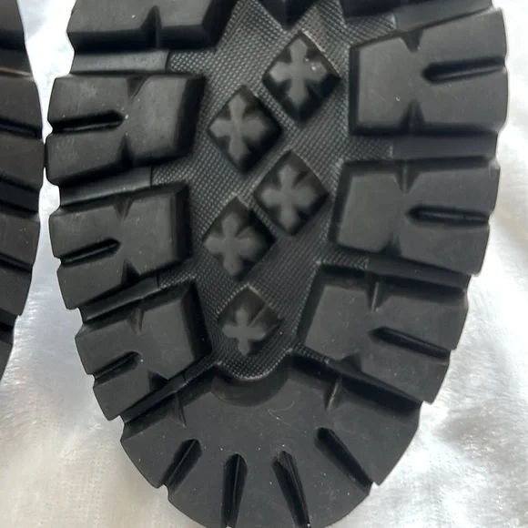 C La CANADIENNE Patent Leather Black  Boots, Size 9 - Picture 14 of 14